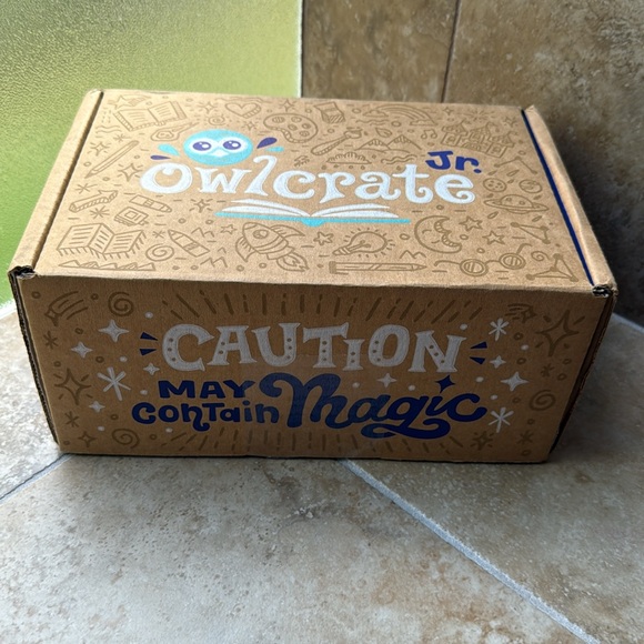 Owl Crate Jr. Book Box The Unforgettable Logan Foster by Shawn Peters Gifts NIB - Picture 1 of 6